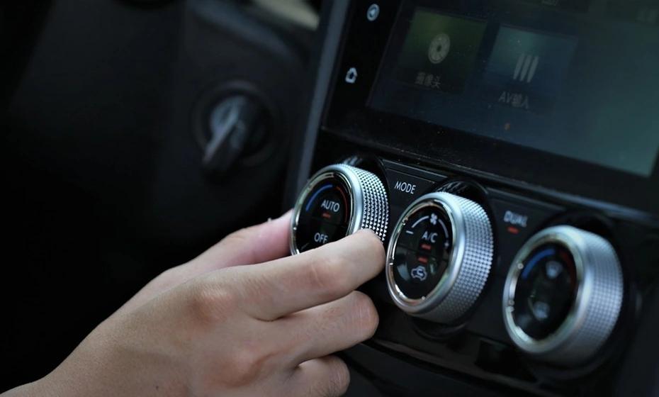 Des voitures familiales aux voitures de luxe : comment un écran à bouton rotatif peut-il rendre la console centrale à la fois simple et avancée ?